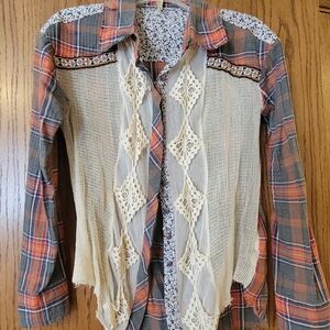 BKE Plaid and Lace Women's Top - Gray, Red, Cream